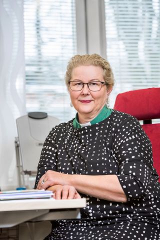 Hiippakuntasihteeri Anne Pöyry